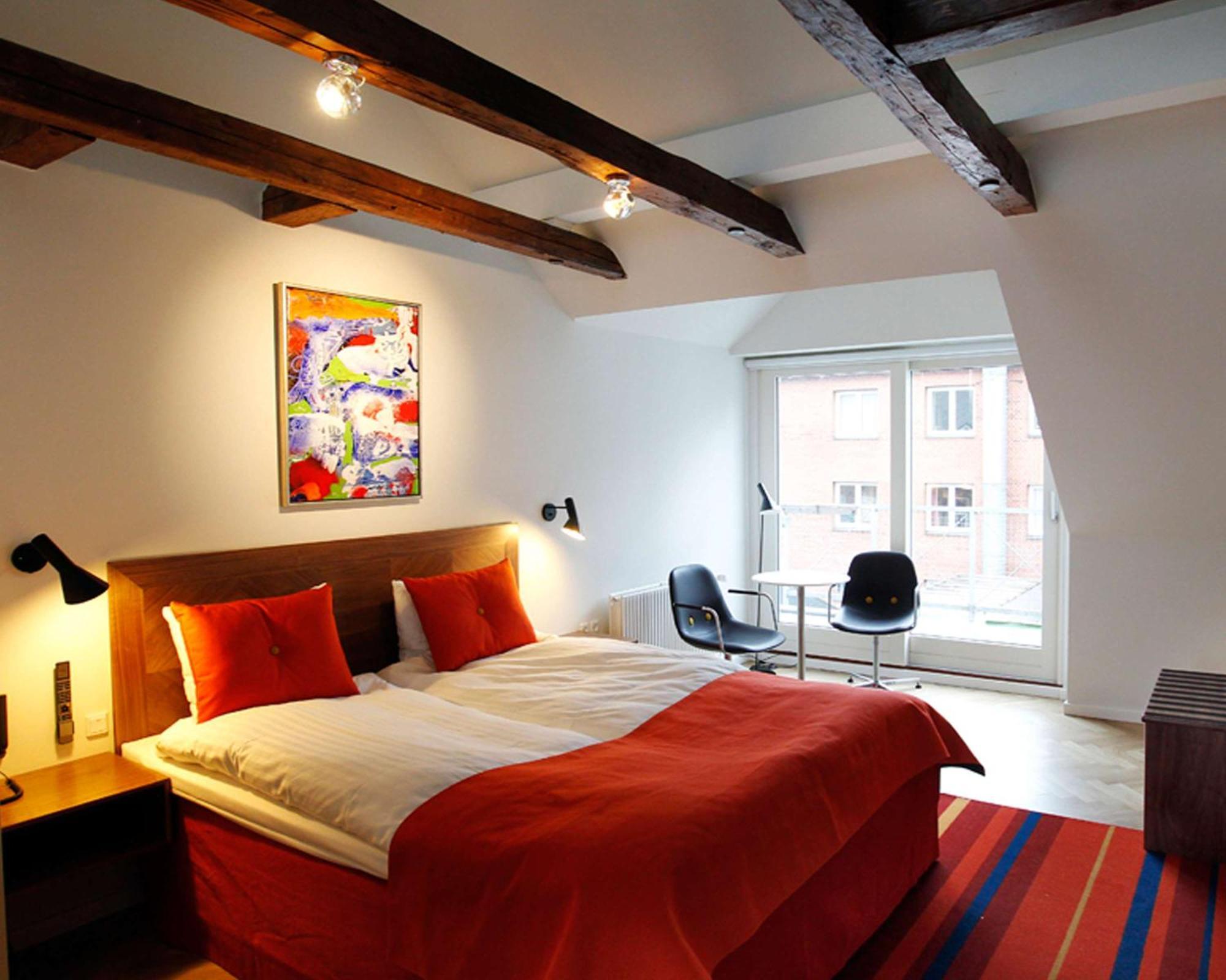 Western Eyde Hotel 4*